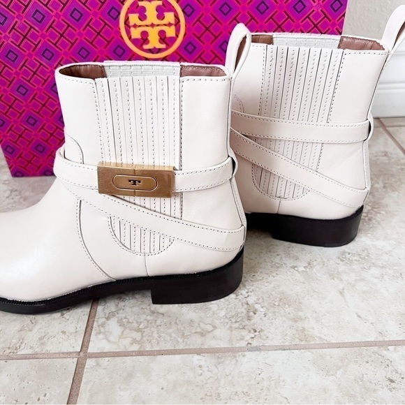 NEW IN BOX TORY BURCH T-HARDWARE CHELSEA BOOT size 7 - Picture 3 of 14